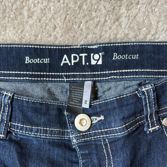 Apt. 9 Women’s, size 16 Bootcut Denim Blue Jeans - Picture 2 of 7